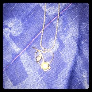 10k gold heart/flower necklace